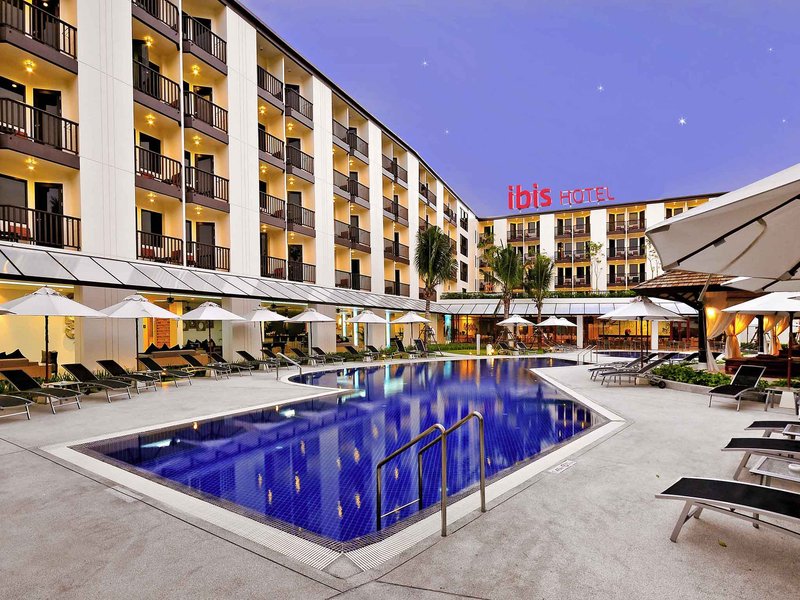 Ibis Phuket Kata,In Karon (Kata Beach),4 star