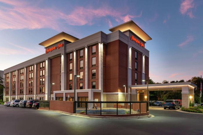 hampton inn greensboro airport