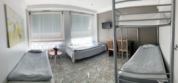 Hostel Harriet,,2 star
