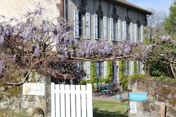 Chambres & Table D'hotes De Massigoux,,2 star