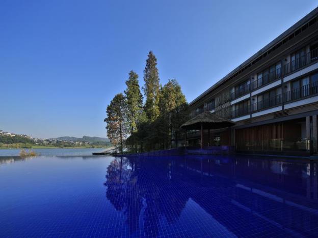 Baiyun Lakeside Hotel,Baiyun District>>Baiyun,4 star