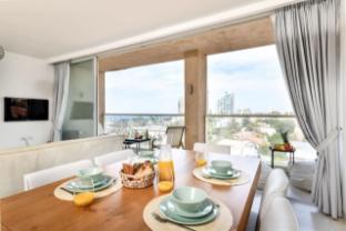 Steps To The Beach W Sea View & Balcony,,0 star