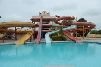 Touchwood Resort Indore,Mhow>>Indore,3 star