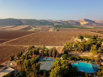 Holiday Village Kibbutz Mizra,Emek Izrael>>Afula,3 star