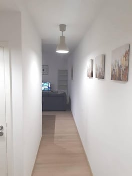 trendy new and large 3 beds 90m2 in city center