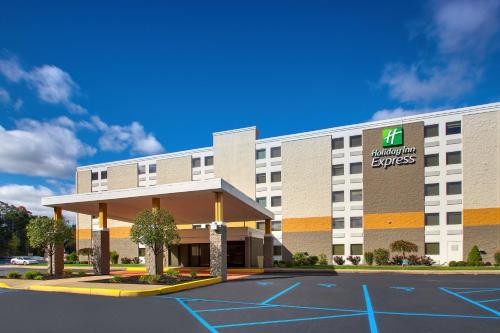 Holiday Inn Express Pittston - Scranton Airport By Ihg,Pittston>>Dupont,3 star