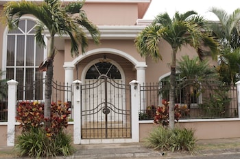 Deluxe Property In Cariari,,4 star