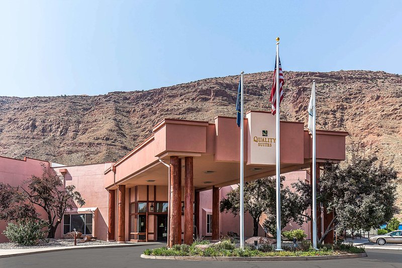 quality suites moab near arches national park