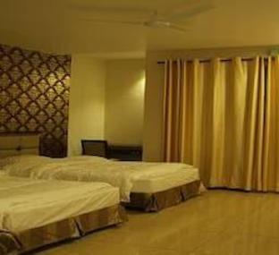 Hotel Inder Paradise,,2 star