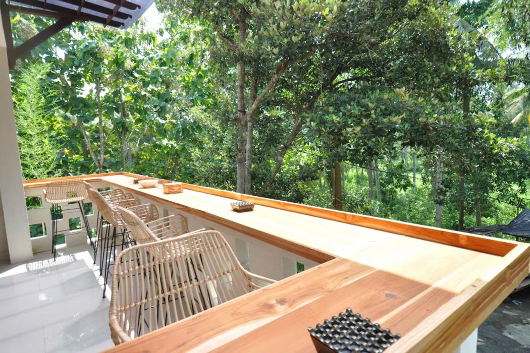 The Lokal Penida,,3.5 star