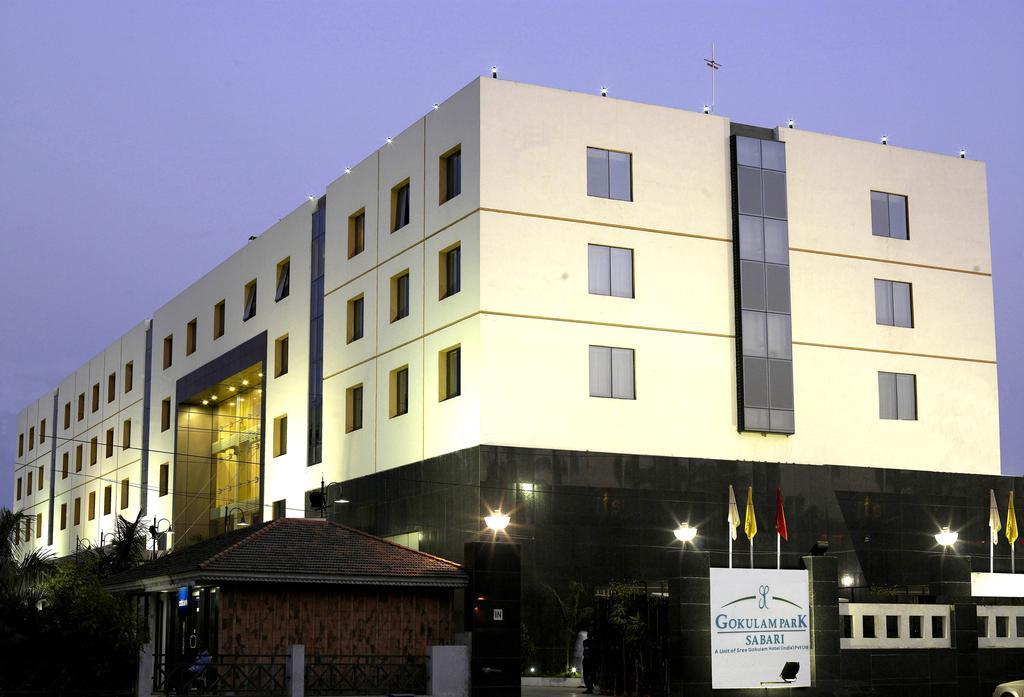 Gokulam Park Sabari Omr Hotel,Sholinganallur>>Chennai,4 star