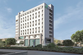 Holiday Inn Express Ahmdabad Prahlad Nagar By Ihg,Near Tapovan Circle,4 star