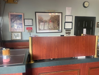 Budget Host Alexandria,,2 star