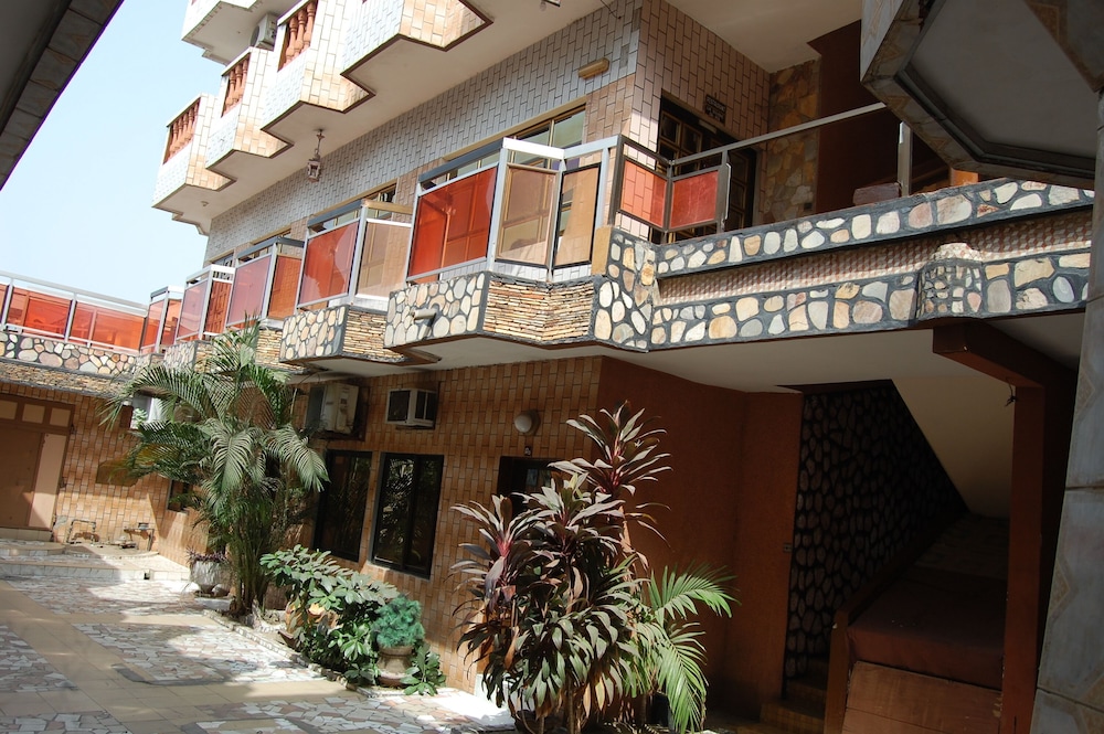 Benin Hotel Terminus,,2.5 star