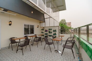 Reddoorz Plus Near Rs Rk Charitas 2 Palembang,,3 star