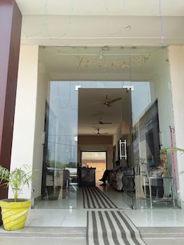 Spot On 64473 Hotel Atulyam,Nohar>>Hanumangarh,2 star