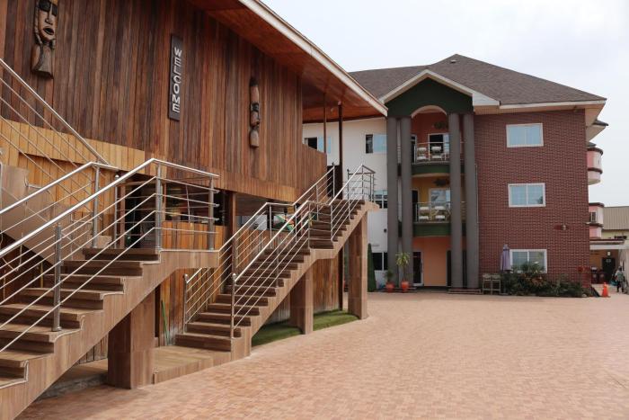 Golden Crystal Experience,Accra Region>>Accra,3 star
