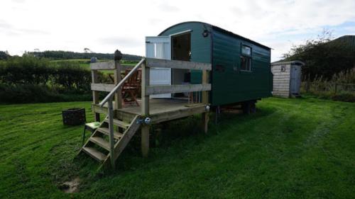 Shepherd's Hut @ Westcote,Hawick>>Denholm,3 star