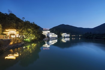 Guangdong Hot Spring Hotel,,4 star