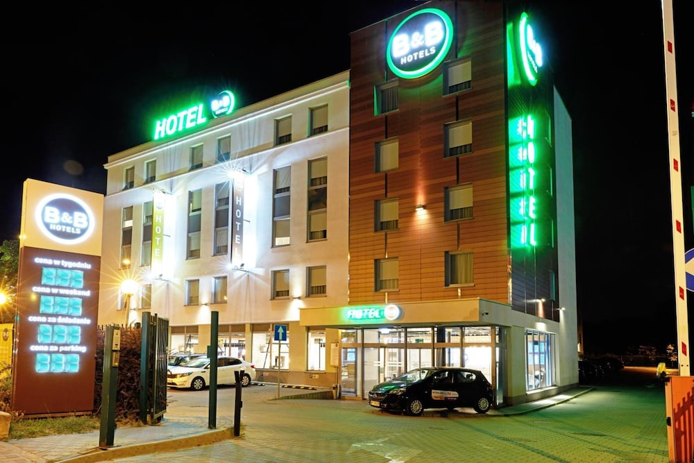 B&B Hotel Warszawa-Okecie,,2 star