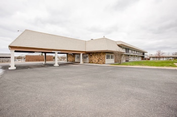 oyo hotel lebanon mo i 44