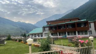 Sonamarg Glacier,,3 star