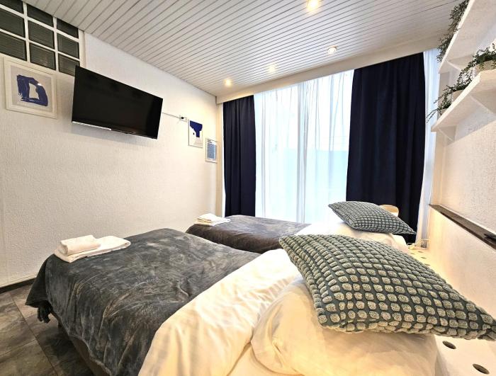 Lovely City House,,3 star