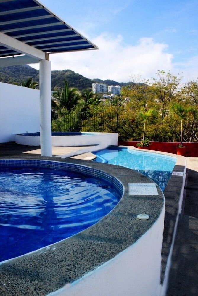 suites plaza del rio family hotel malecon centro
