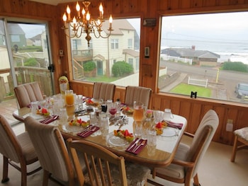 Breyhouse B&B Inn,3725 Nw Keel Ave,3 star