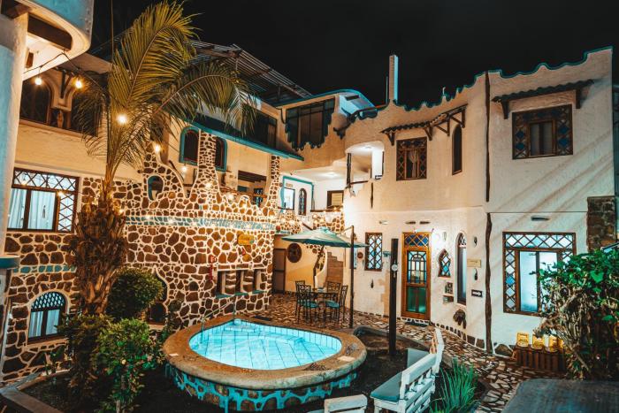 maidith galapagos inn