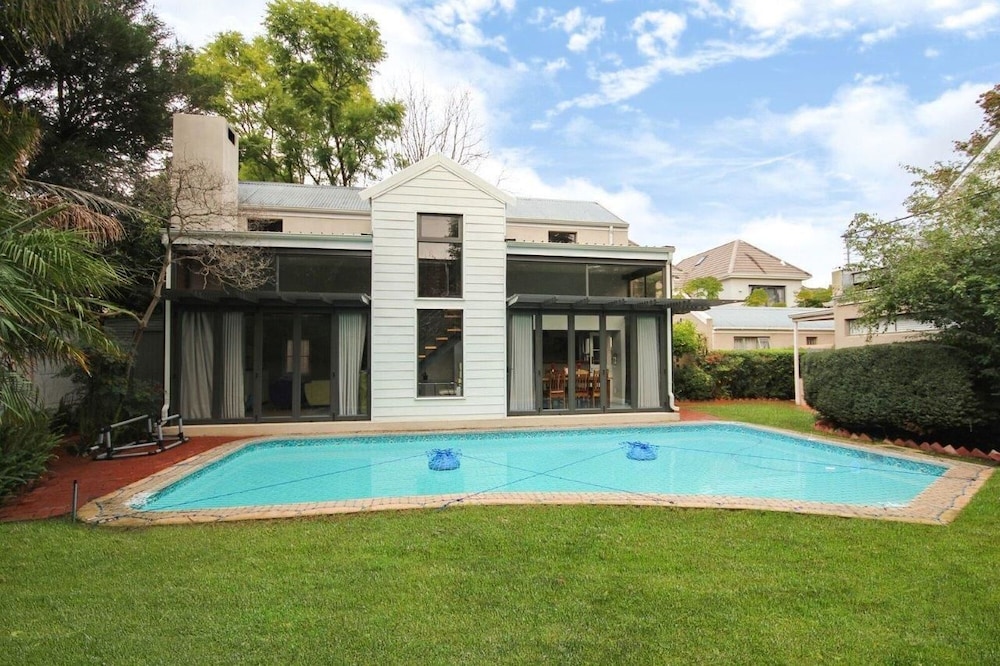 Die Laan 40,,3.5 star