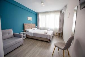 raise boutique rooms in center of athens
