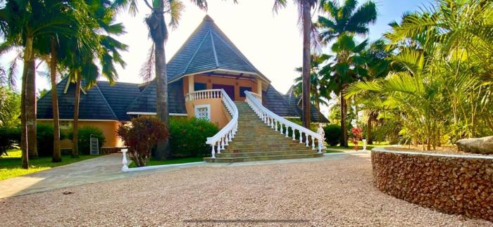 sunset villa diani
