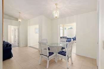 Villa Warren - Comfort - 4 Bedroom,,3.5 star