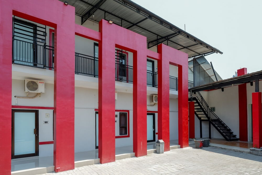 Reddoorz Syariah Near Alun Alun Tegal,Tegal>>Central Java,2.5 star