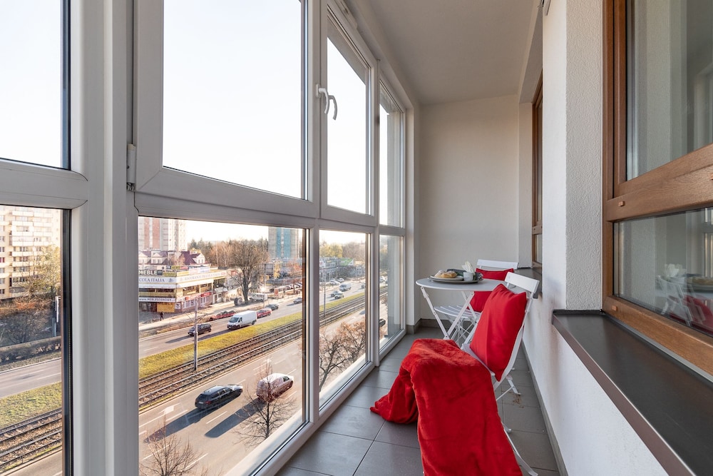 Apartment Metropolia Typu Deluxe Airport,291 Aleja Krakowska,0 star