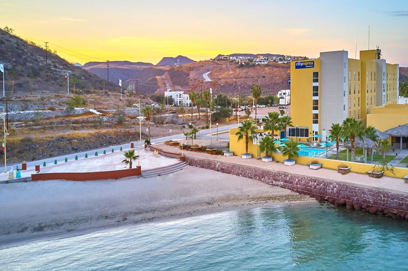 City Express By Marriott La Paz,Todos Santos>>La Paz,3 star