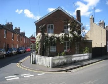 Keyfield Terrace,,2.5 star