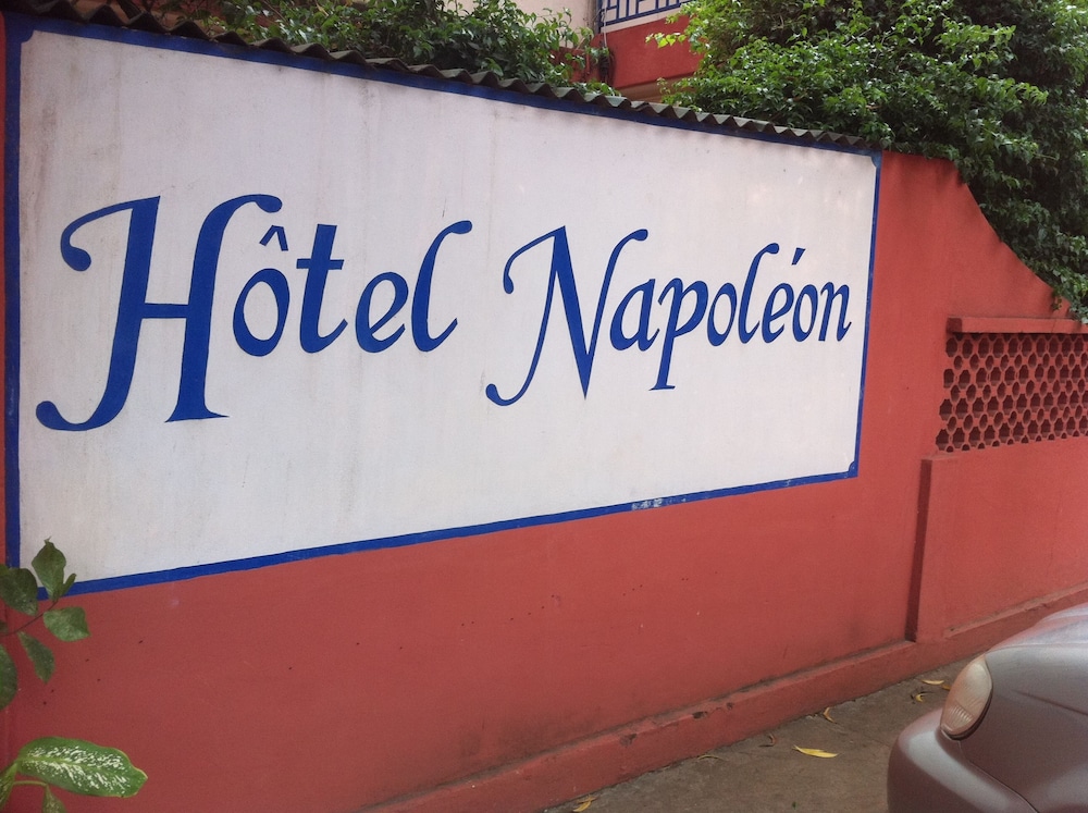 Impasse Napoleon,Lomé>>Lome,2 star