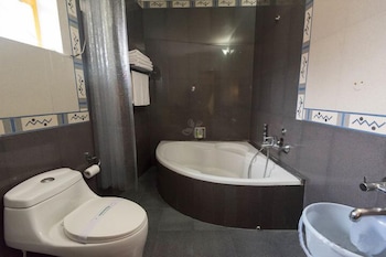 Meadows Residency,Near Botanical Garden,3 star