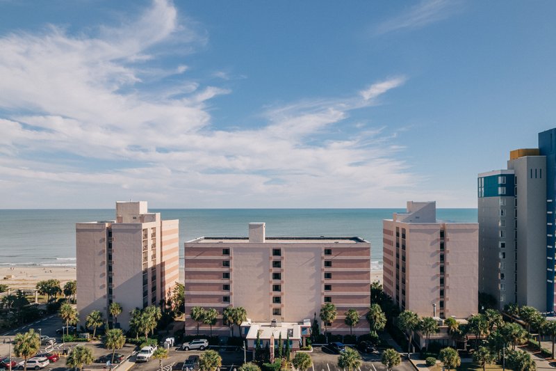 sandcastle oceanfront resort at the pavilion