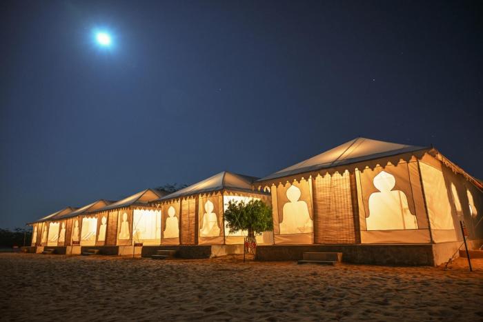 Dolatgarh Desert Camp,Khuri,4 star