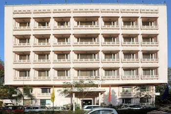 Vesta Maurya Palace,Mi Road,4 star