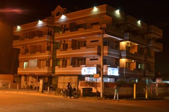 The Red Lotus Grand,J P Nagar,2 star