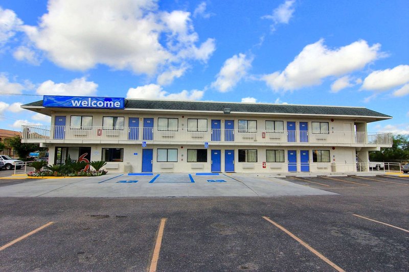 Motel 6 Kingsville, Tx,In Kingsville,2 star