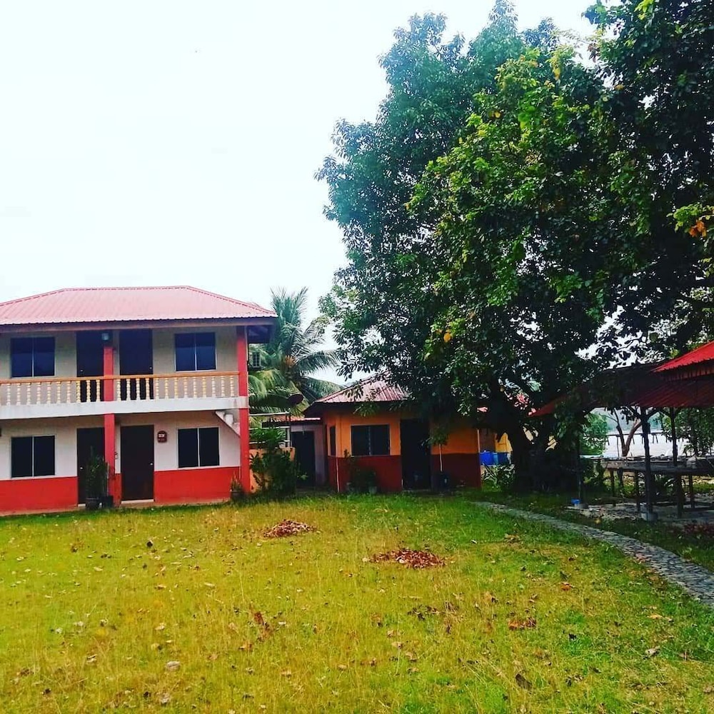 De Pauh Private Chalet & Island,,2 star