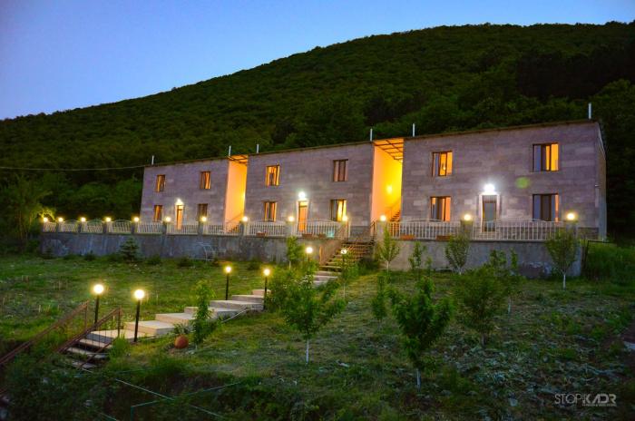 Yeghevnut Hotel,Sisian>>Goris,3 star