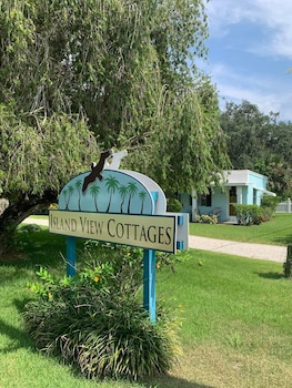 Island View Cottages Sebastian,,5 star