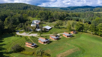 Fat Sheep Farm & Cabins,122 Best Rd,3 star