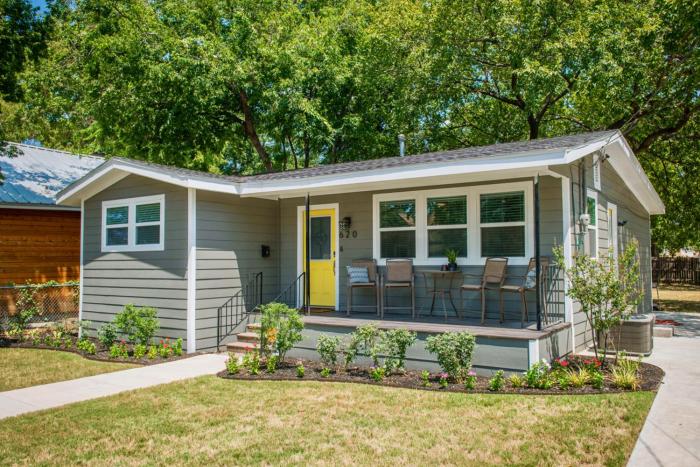 walk to the silos 3 bed 1960s bungalow near baylor